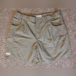Columbia Men's Olive Cargo Outdoor Sportswear Casual Shorts Men's 42